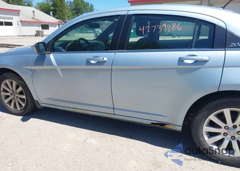 2013 Chrysler 200 Touring из США, поврежденный, VIN 1C3CCBBB7DN621036